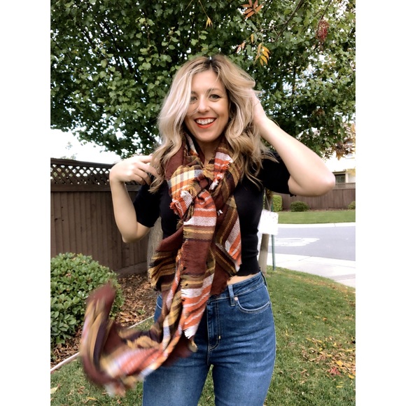 PLAID oversized frayed blanket scarf -BRICK MULTI - Picture 3 of 8